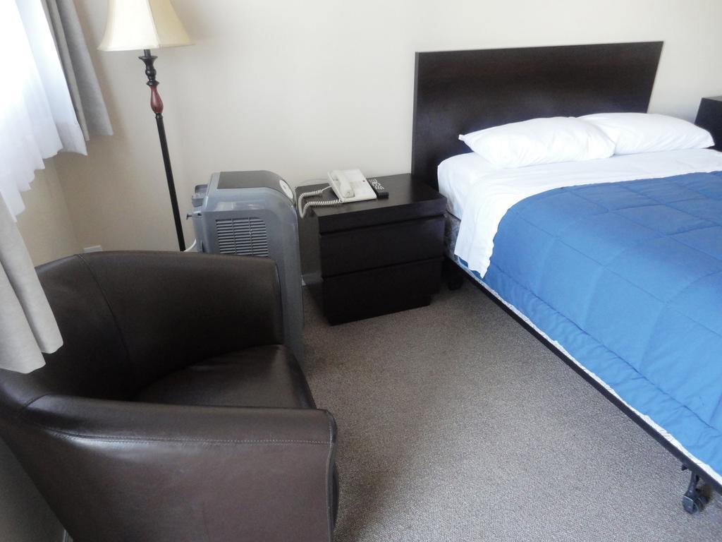 Stratford Motel Γουάιτχορς Εξωτερικό φωτογραφία