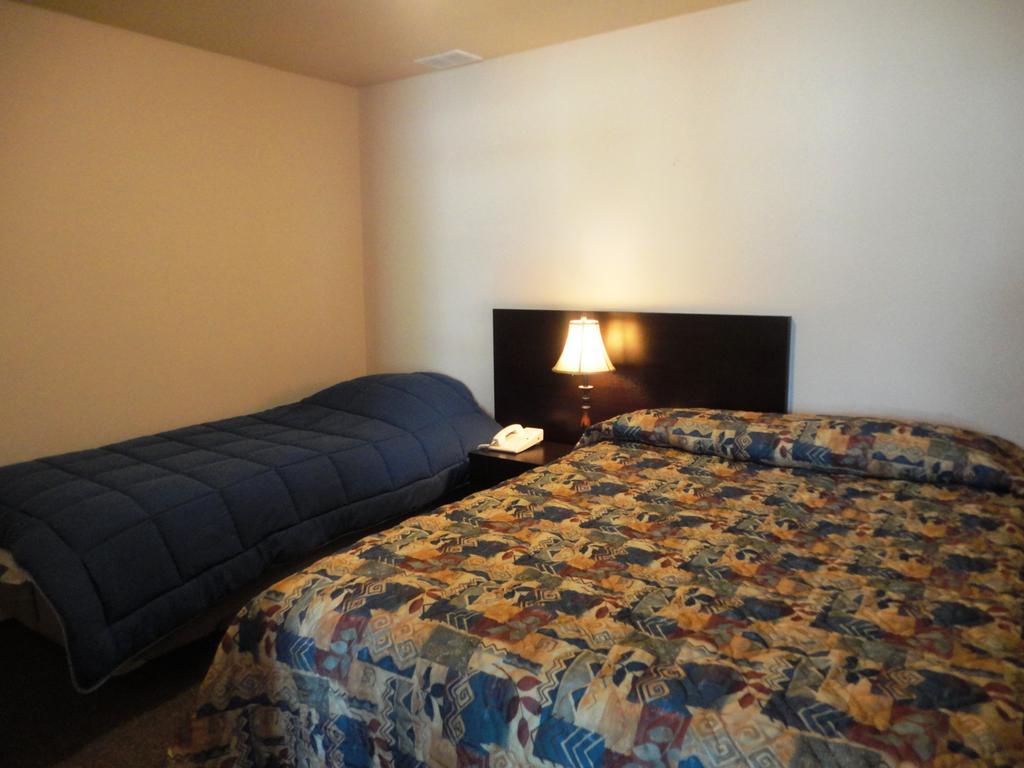 Stratford Motel Γουάιτχορς Εξωτερικό φωτογραφία